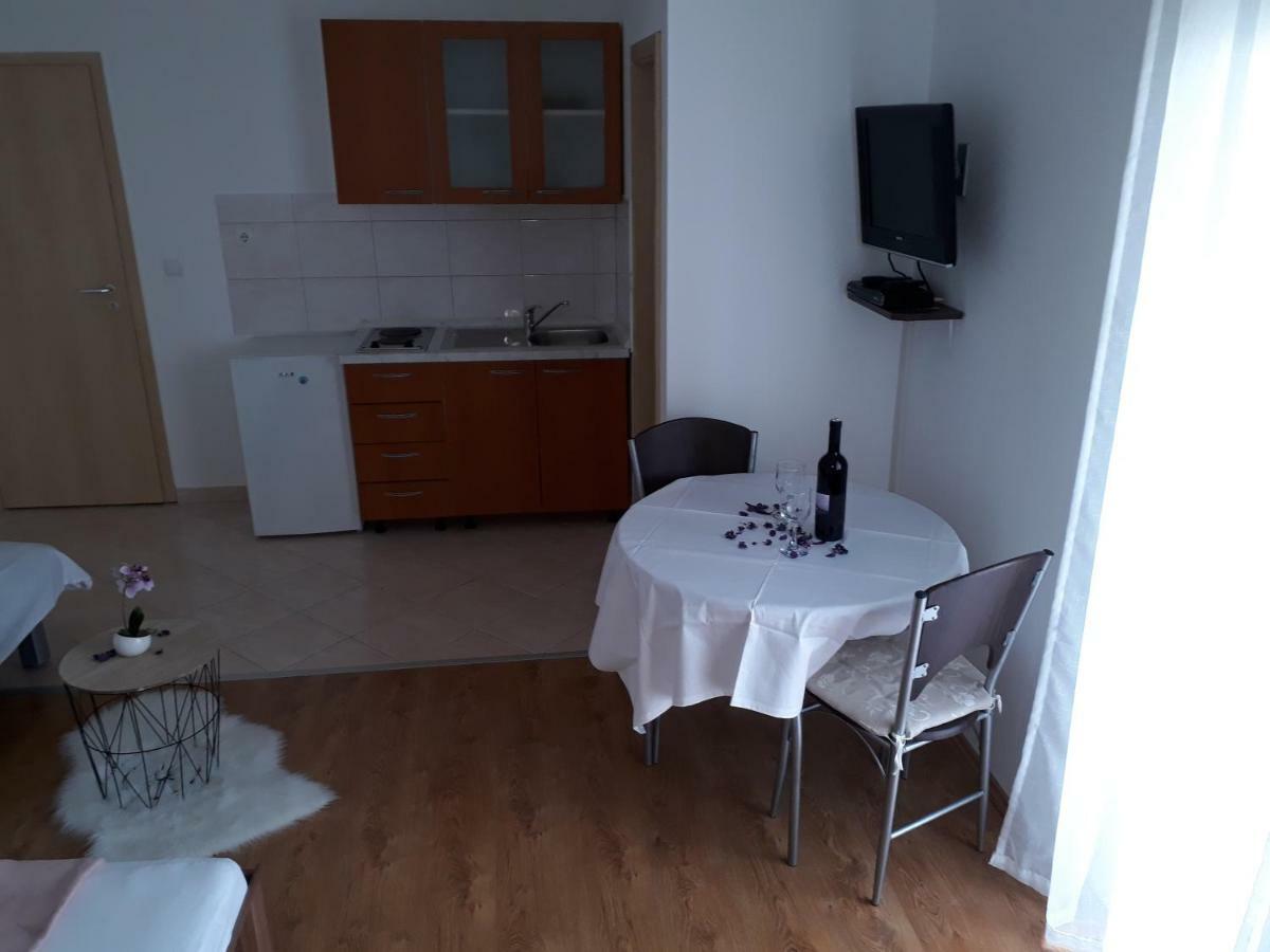 Lägenhet Apartmani Marino *